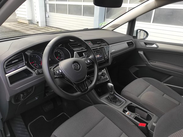 VW TOURAN Advance DSG