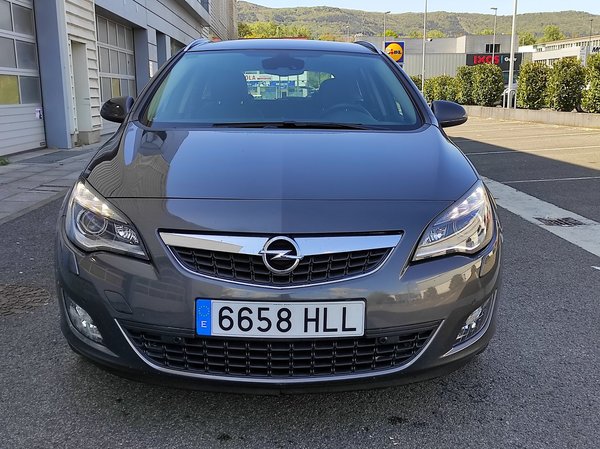 Opel ASTRA ST Excellence