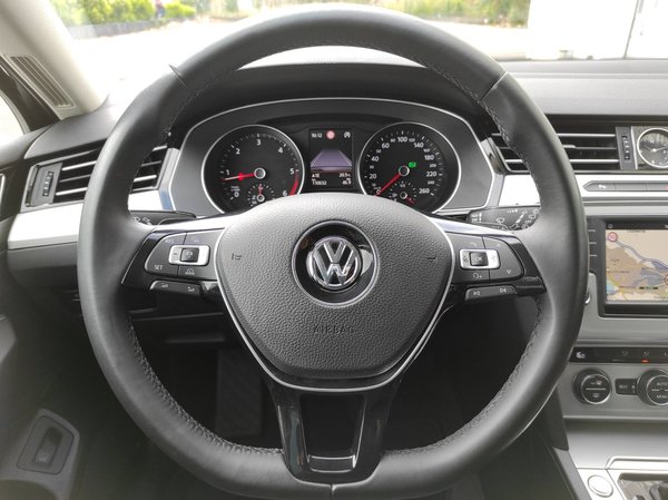 VW Passat Variant ADVANCE DSG