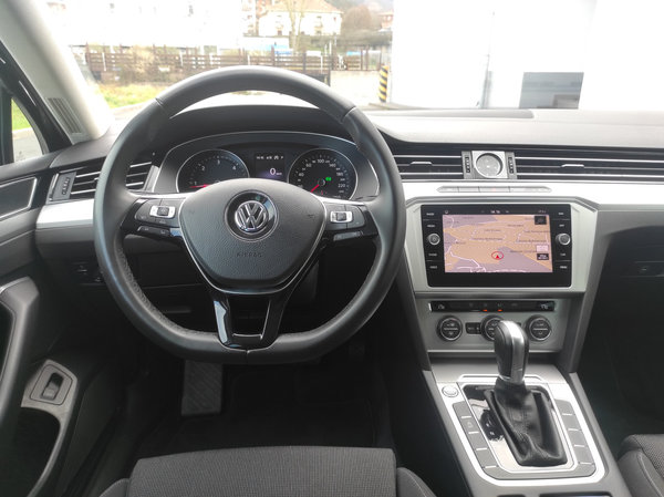 VW Passat Variant DSG Advance